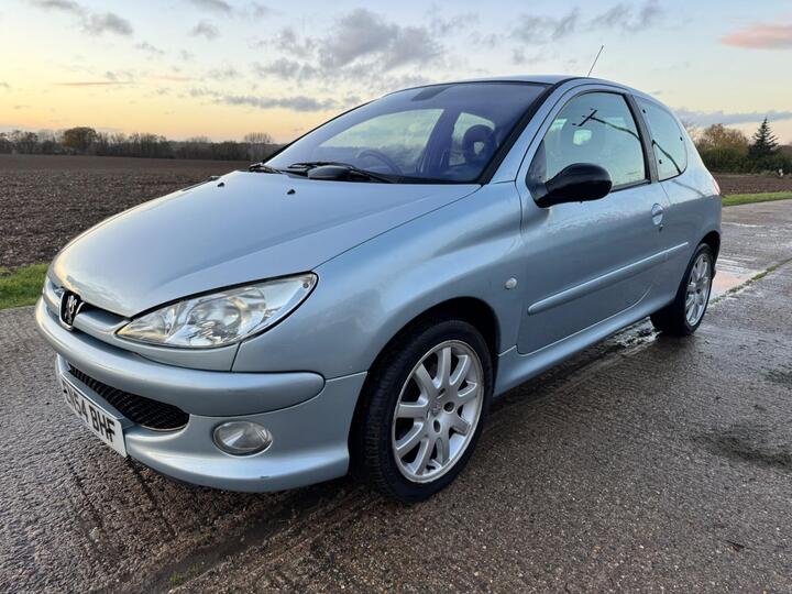 Peugeot 206 2.0 GTi 3dr (dig A/c) Peugeot 206 2.0 GTi 3dr (dig A/c)
