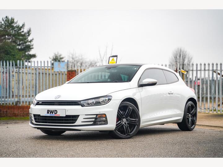Volkswagen Scirocco 2.0 TDI BlueMotion Tech R-Line DSG Euro 6 (s/s) 3dr Volkswagen Scirocco 2.0 TDI BlueMotion Tech R-Line DSG Euro 6 (s/s) 3dr