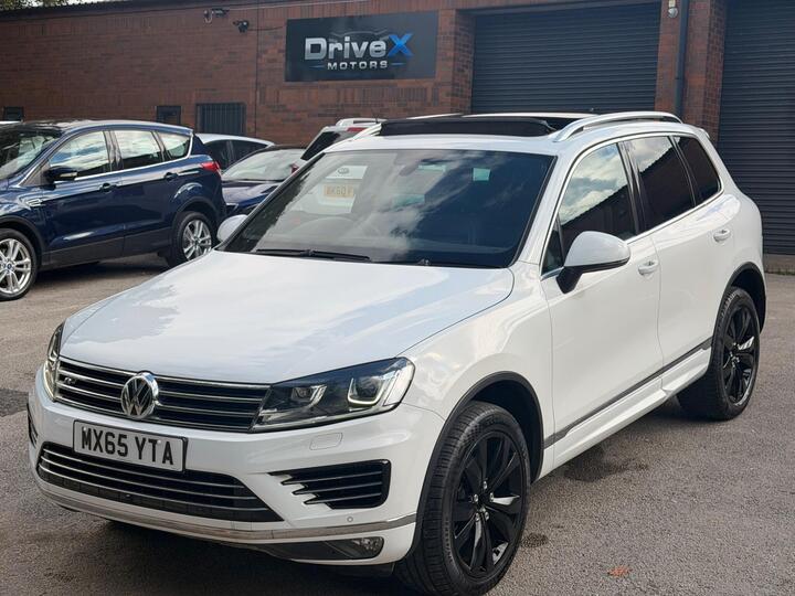 Volkswagen Touareg 3.0 TDI V6 BlueMotion Tech R-Line Tiptronic 4WD Euro 6 (s/s) 5dr