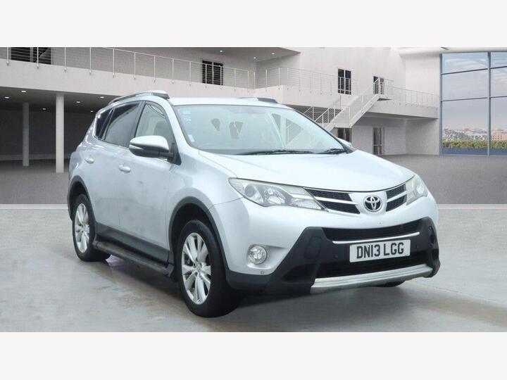 Toyota RAV4 2.2 D-CAT Invincible Auto 4WD Euro 5 5dr