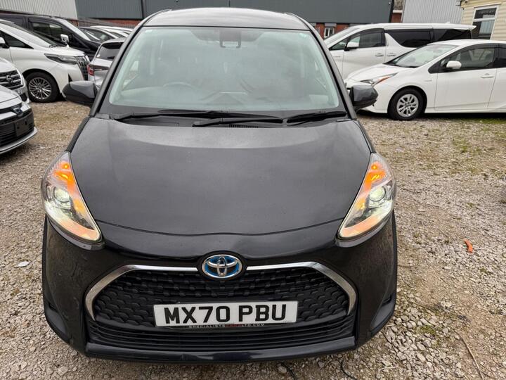 Toyota Sienta 7 💺 Hybrid 2🚪automatic UBER ACCEPT XL