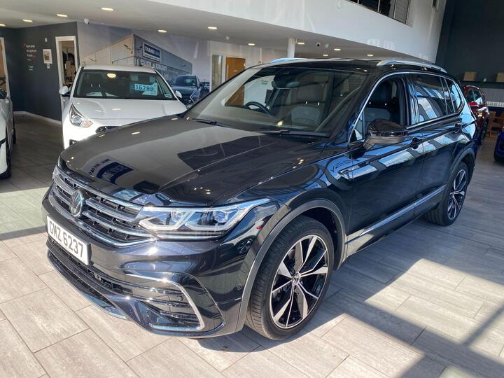 Volkswagen Tiguan Allspace 1.5 TSI R-Line DSG Euro 6 (s/s) 5dr Volkswagen Tiguan Allspace 1.5 TSI R-Line DSG Euro 6 (s/s) 5dr