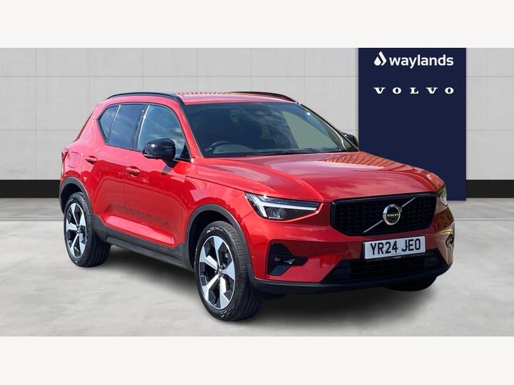 Volvo XC40 2.0 B4 MHEV Plus Dark DCT Auto Euro 6 (s/s) 5dr