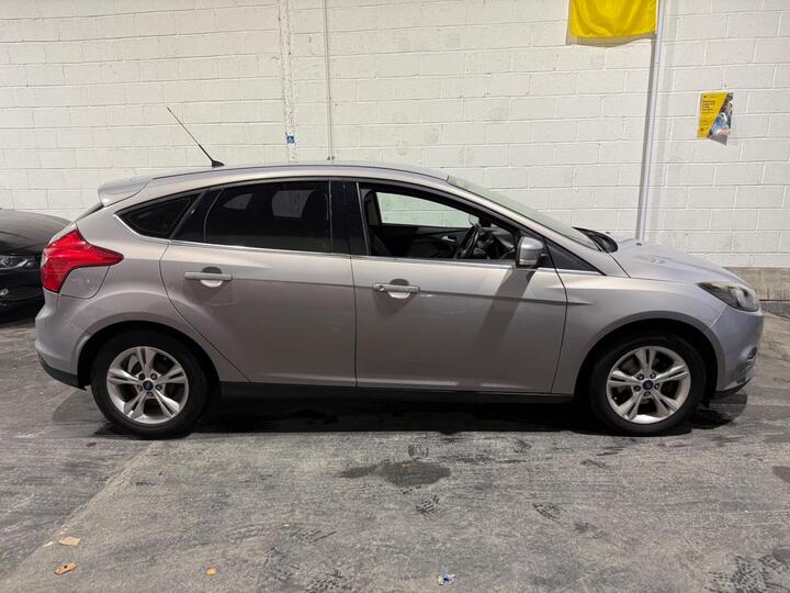 Ford Focus 1.6 Zetec Euro 5 5dr