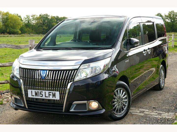 Toyota Esquire 1.8 Hybrid 7 Seats Gi Premium