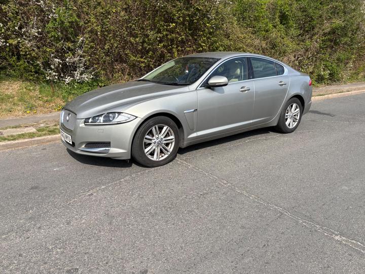 Jaguar XF 2.2d Luxury Auto Euro 5 (s/s) 4dr