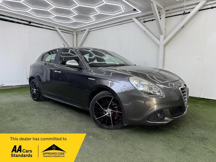 Alfa Romeo Giulietta 2.0 JTDM-2 Sportiva Euro 5 (s/s) 5dr