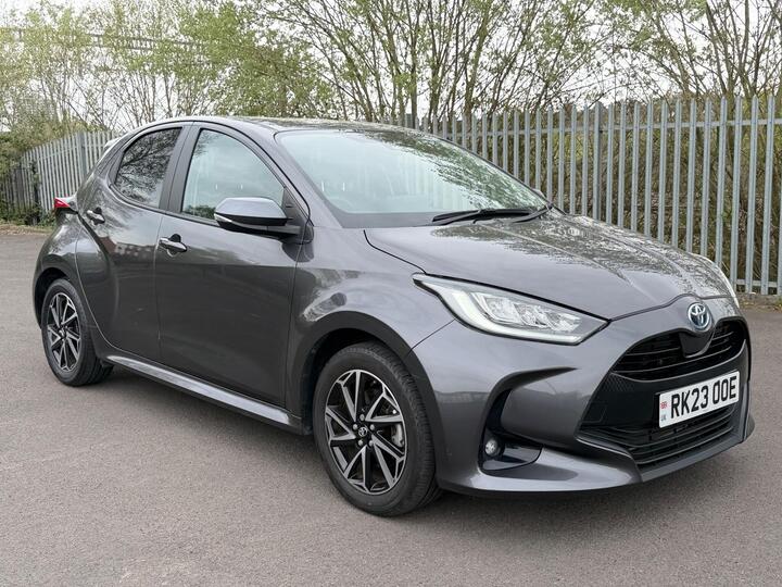 Toyota Yaris 1.5 VVT-h Design E-CVT Euro 6 (s/s) 5dr