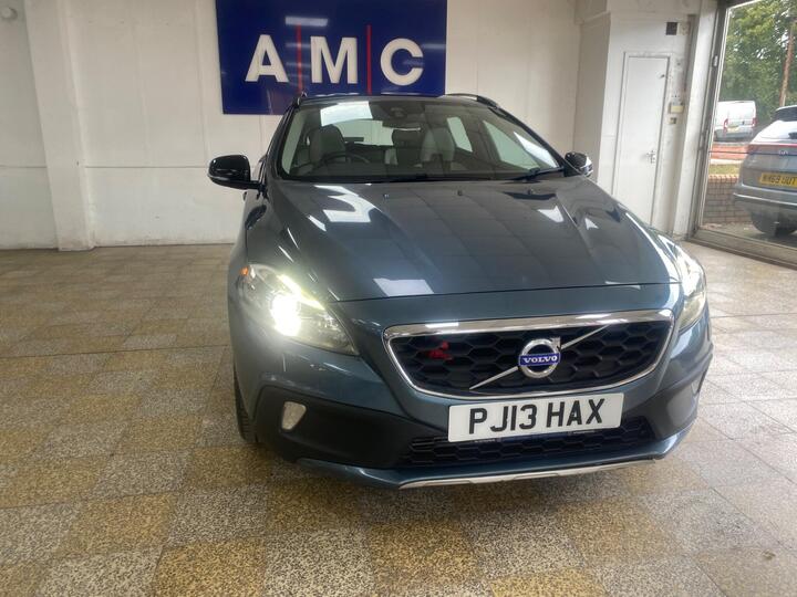 Volvo V40 Cross Country 2.0 D3 Lux Nav Geartronic Euro 5 (s/s) 5dr
