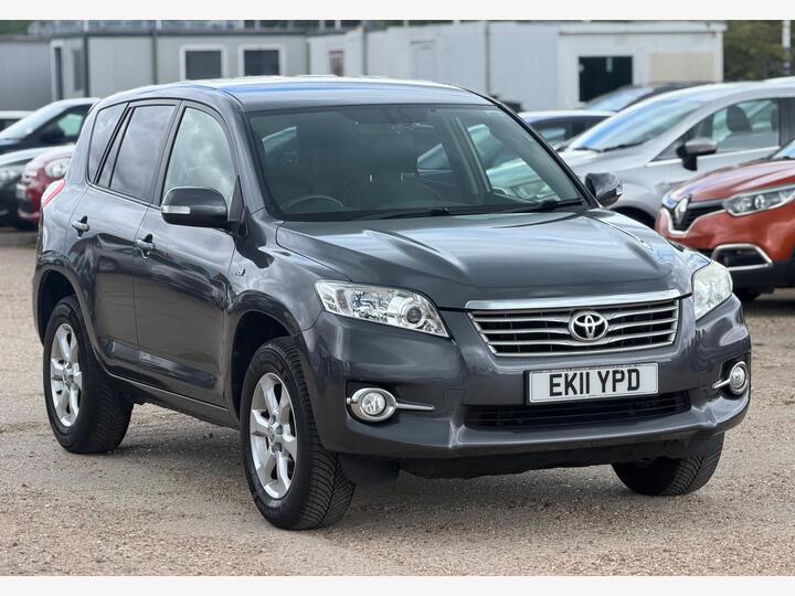 Toyota RAV4 2.2 D-CAT XT-R Auto 4WD Euro 5 5dr Toyota RAV4 2.2 D-CAT XT-R Auto 4WD Euro 5 5dr