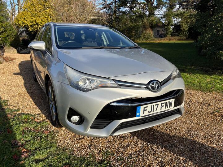 Toyota Avensis 2.0 D-4D Business Edition Touring Sports Euro 6 (s/s) 5dr