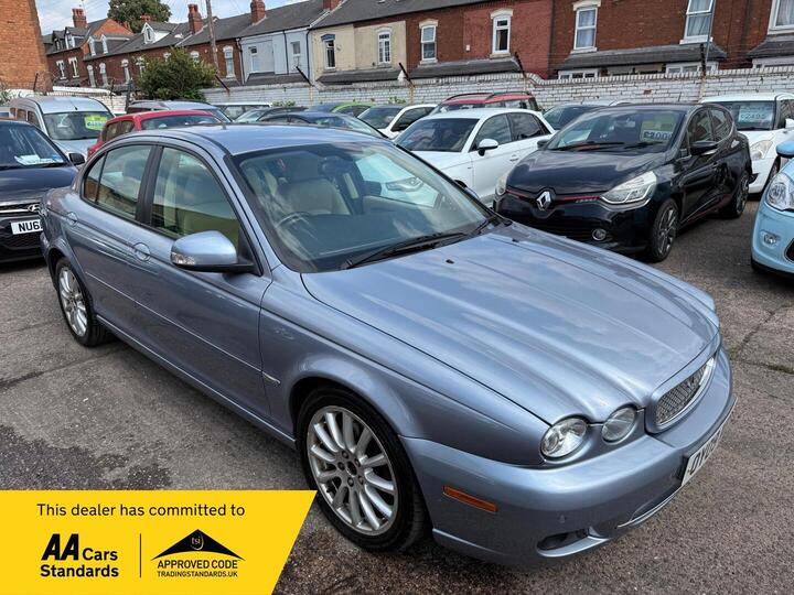 Jaguar X-Type 2.2D DPF SE 4dr Jaguar X-Type 2.2D DPF SE 4dr