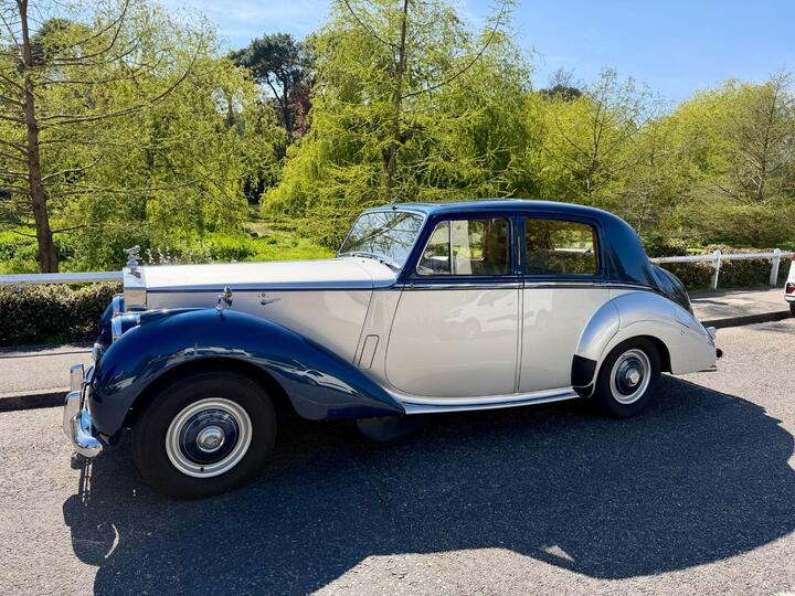Rolls Royce Silver Dawn 6.8 4dr