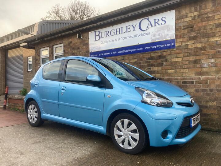 Toyota AYGO 1.0 VVT-i Move Euro 5 5dr