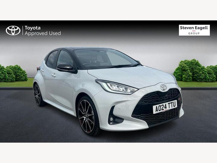 Toyota Yaris 1.5 VVT-h GR SPORT E-CVT Euro 6 (s/s) 5dr Toyota Yaris 1.5 VVT-h GR SPORT E-CVT Euro 6 (s/s) 5dr