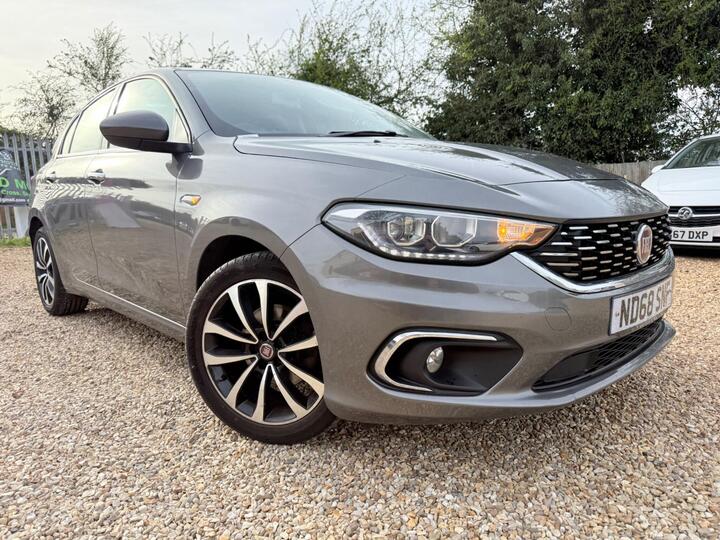 Fiat Tipo 1.4 MPI Lounge Euro 6 5dr