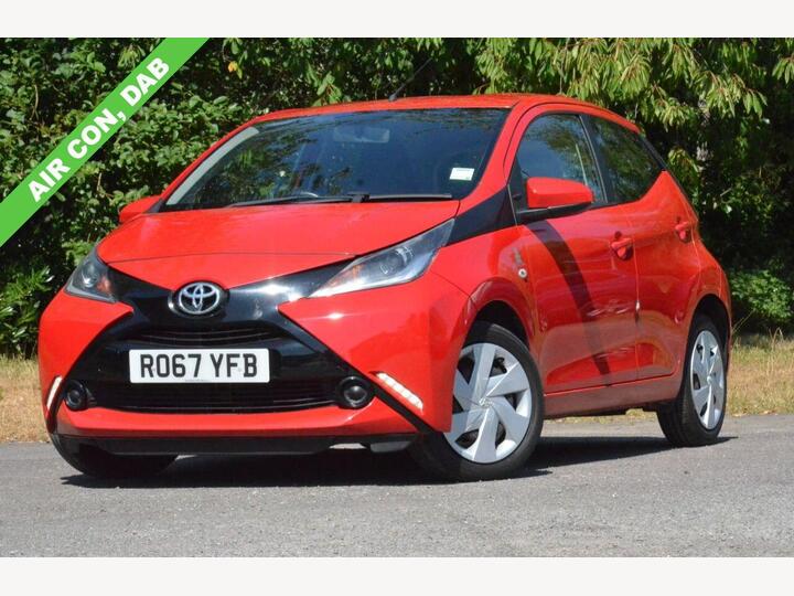 Toyota AYGO 1.0 VVT-i X-play X-shift Euro 6 5dr