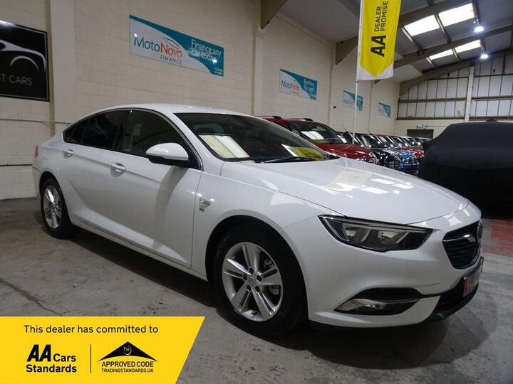 Vauxhall Insignia 1.5i Turbo SRi Nav Grand Sport Euro 6 (s/s) 5dr Vauxhall Insignia 1.5i Turbo SRi Nav Grand Sport Euro 6 (s/s) 5dr