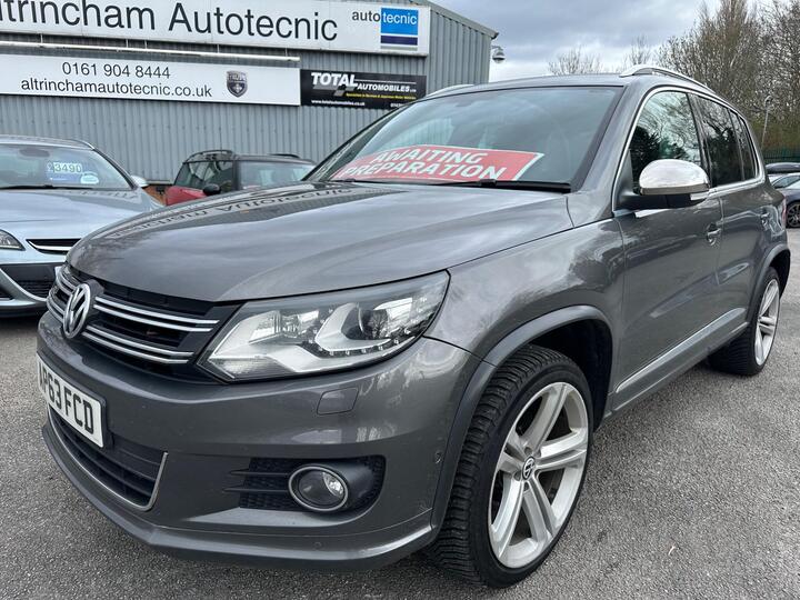 Volkswagen Tiguan 2.0 TDI BlueMotion Tech R-Line DSG 4WD Euro 5 (s/s) 5dr Volkswagen Tiguan 2.0 TDI BlueMotion Tech R-Line DSG 4WD Euro 5 (s/s) 5dr