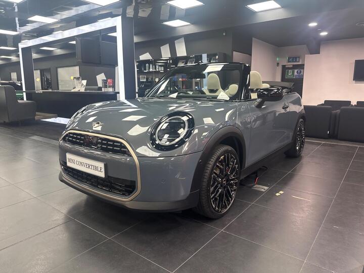 MINI Cooper Convertible 2.0C Exclusive Steptronic Euro 6 (s/s) 2dr
