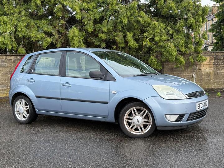 Ford Fiesta 1.6 Ghia 5dr