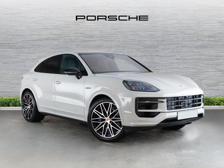 Porsche Cayenne 3.0 V6 E-Hybrid 25.9kWh Black Edition TiptronicS 4WD Euro 6 (s/s) 5dr