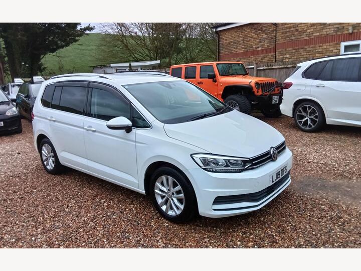 Volkswagen Touran 2.0 TDI BlueMotion Tech SEL MPV 5dr Diesel DSG Euro 6 (s/s) (150 Ps) Volkswagen Touran 2.0 TDI BlueMotion Tech SEL MPV 5dr Diesel DSG Euro 6 (s/s) (150 Ps)