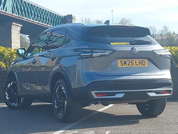 Nissan Qashqai 1.3 DIG-T MHEV N-Connecta XTRON Euro 6 (s/s) 5dr