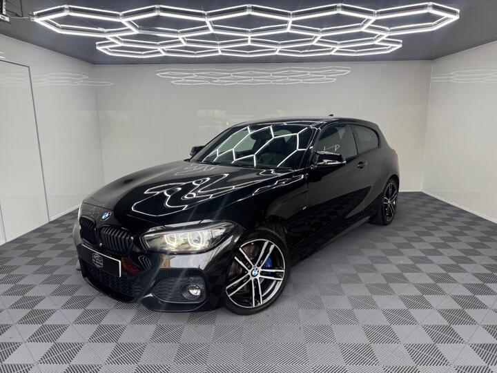 BMW 1 Series 1.5 118i M Sport Shadow Edition Euro 6 (s/s) 3dr BMW 1 Series 1.5 118i M Sport Shadow Edition Euro 6 (s/s) 3dr
