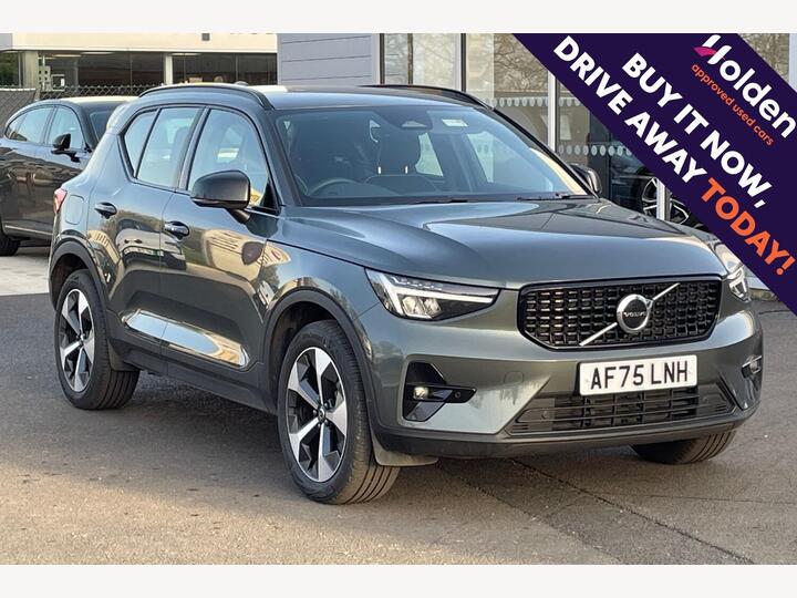 Volvo XC40 2.0 B4 MHEV Plus Dark DCT Auto Euro 6 (s/s) 5dr