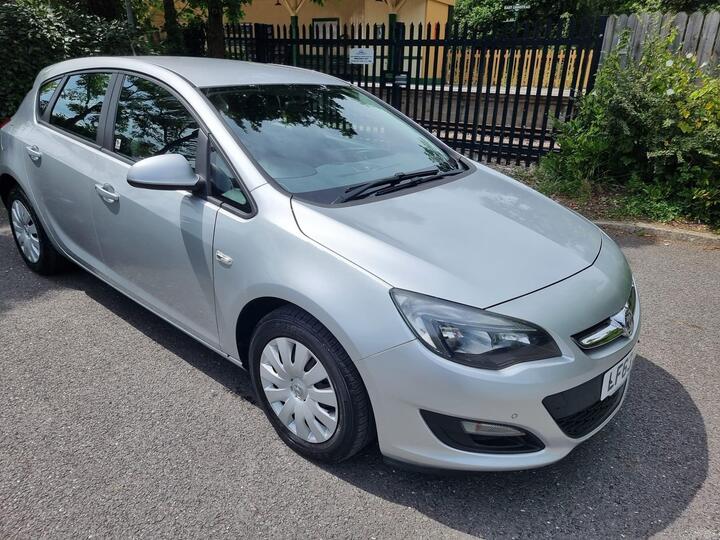 Vauxhall Astra 1.6 16v Exclusiv Auto Euro 5 5dr
