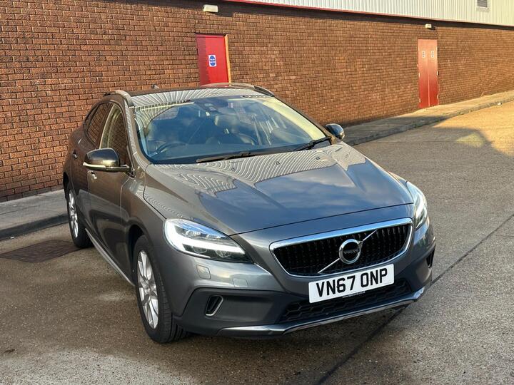 Volvo V40 Cross Country 1.5 T3 Pro Auto Euro 6 (s/s) 5dr