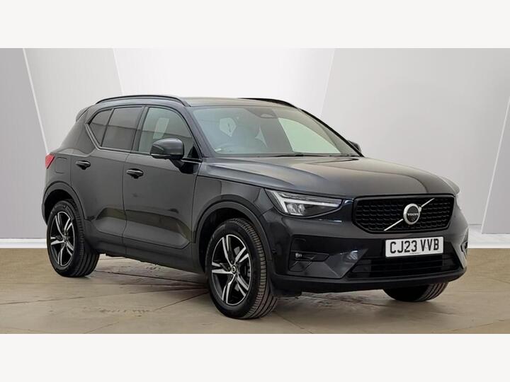 Volvo XC40 2.0 B3 MHEV Plus Dark DCT Auto Euro 6 (s/s) 5dr