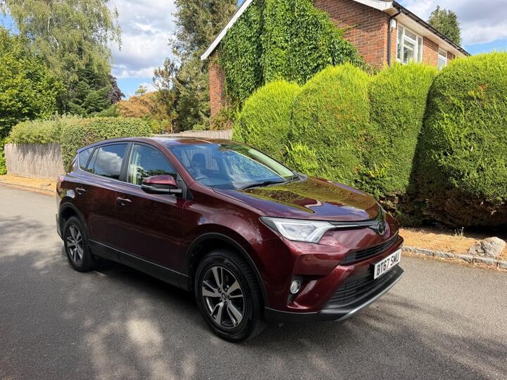 Toyota RAV4 2.0 D-4D Business Edition Euro 6 (s/s) 5dr (Safety Sense, Nav)