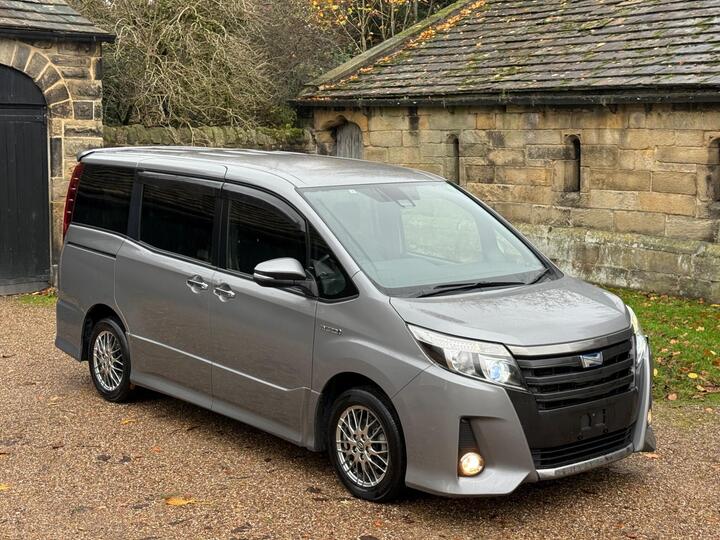 Toyota Voxy 1.8 HYBRID 7 SEATER AUTOMATIC ULEZ FREE