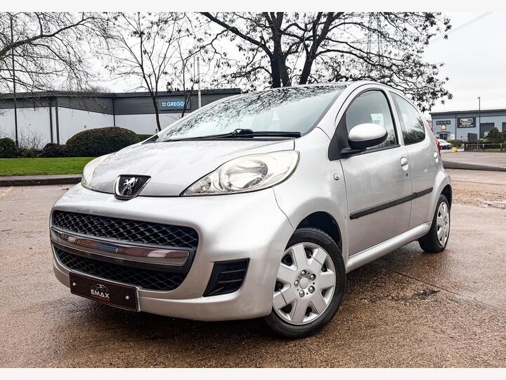Peugeot 107 1.0 12V Urban 2 Tronic Euro 4 5dr Peugeot 107 1.0 12V Urban 2 Tronic Euro 4 5dr