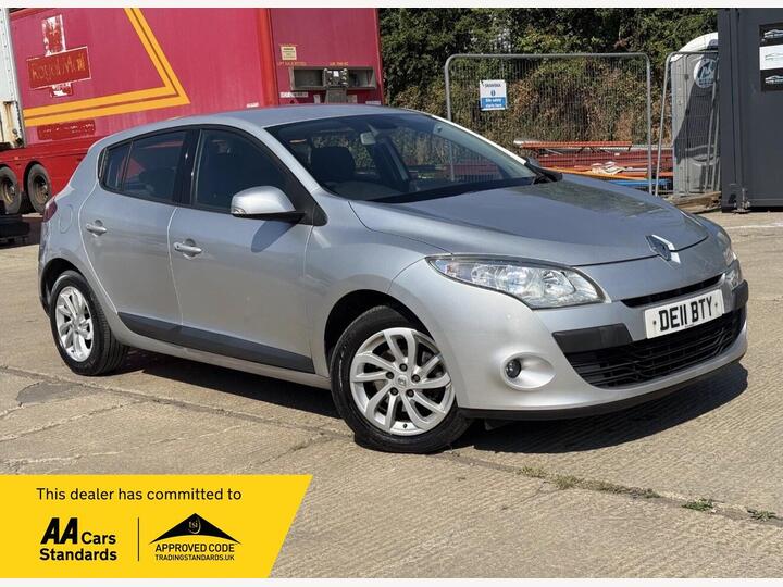 Renault Megane 1.6 16V Dynamique TomTom Euro 5 5dr