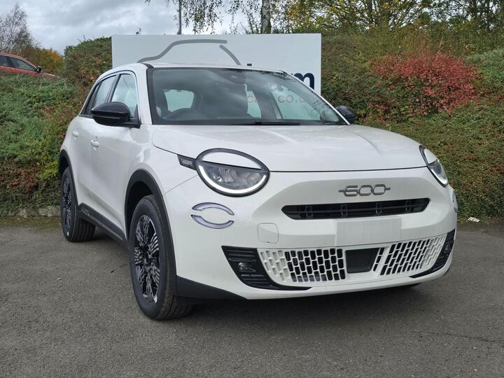 Fiat 600 Ice 1.2 MHEV E-DCT Euro 6 (s/s) 5dr