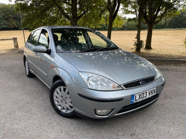 Ford Focus 2.0i 16v Ghia 5dr