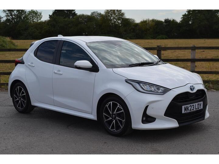 Toyota Yaris 1.5 VVT-h Design E-CVT Euro 6 (s/s) 5dr