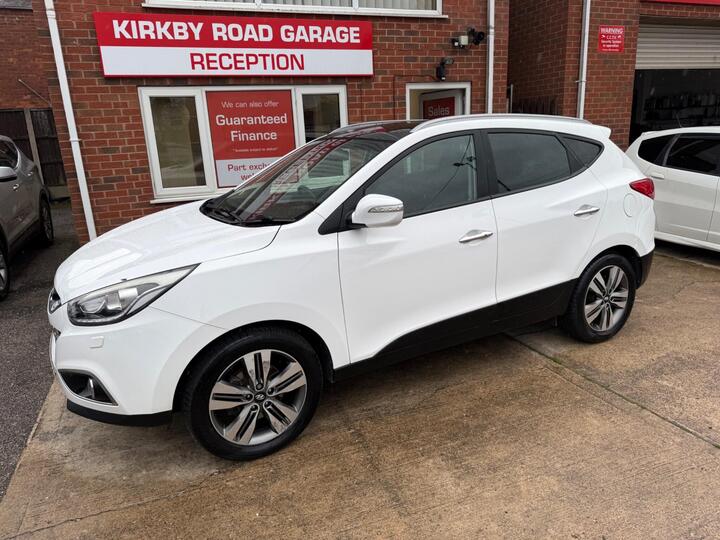 Hyundai Ix35 2.0 CRDi Premium Panorama 4WD Euro 5 5dr Hyundai Ix35 2.0 CRDi Premium Panorama 4WD Euro 5 5dr