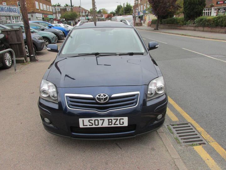 Toyota Avensis 2.2 D-4D T4 5dr Toyota Avensis 2.2 D-4D T4 5dr