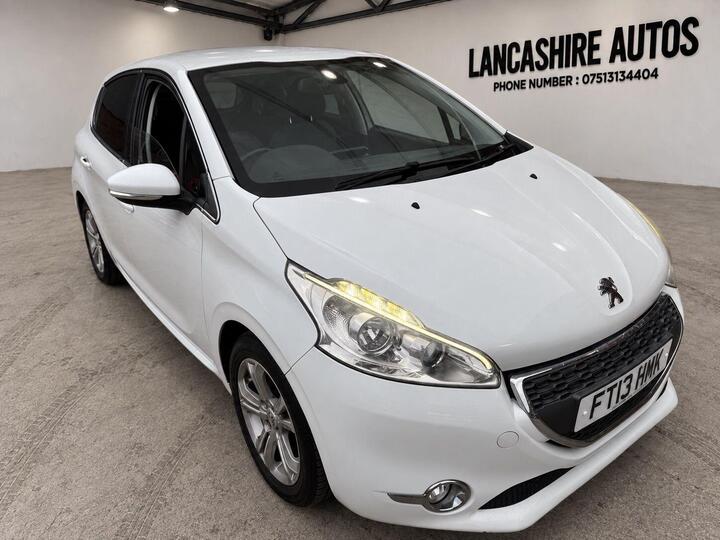 Peugeot 208 1.2 VTi Allure Euro 5 5dr