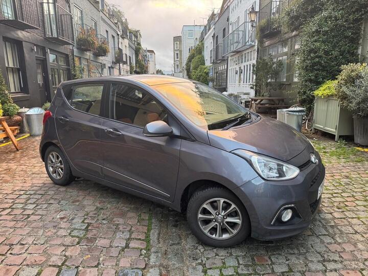 Hyundai I10 1.2 Premium Auto Euro 5 5dr Hyundai I10 1.2 Premium Auto Euro 5 5dr
