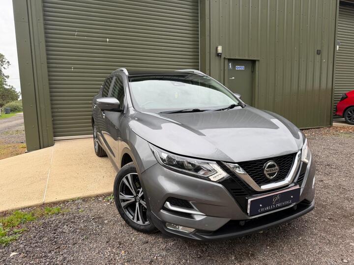 Nissan Qashqai 1.3 DIG-T N-Connecta Euro 6 (s/s) 5dr