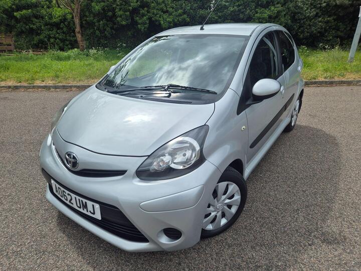 Toyota AYGO 1.0 VVT-i Ice Euro 5 5dr