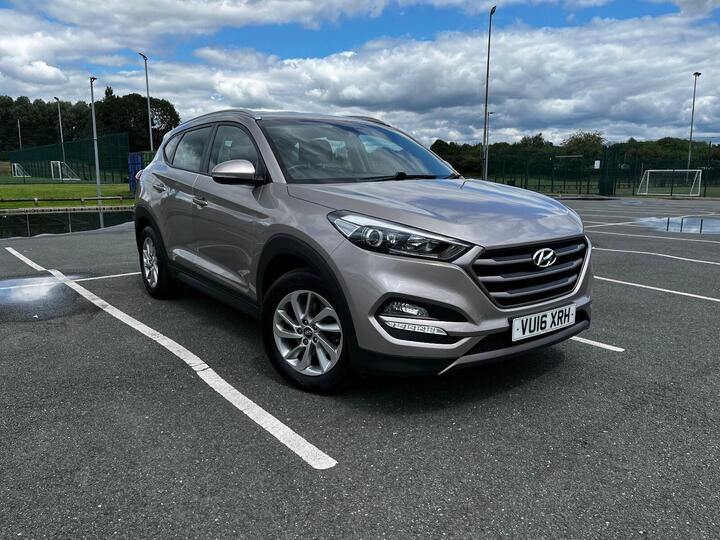 Hyundai TUCSON 1.7 CRDi Blue Drive SE Nav Euro 6 (s/s) 5dr Hyundai TUCSON 1.7 CRDi Blue Drive SE Nav Euro 6 (s/s) 5dr