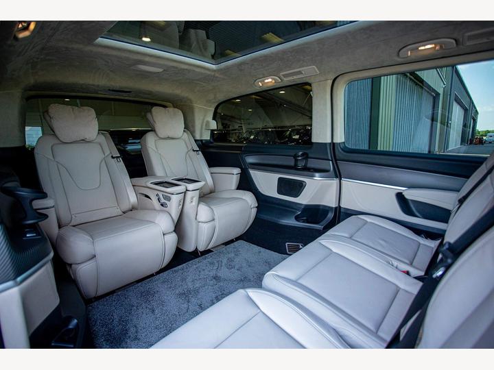 Mercedes-Benz V Class 2.0 V300d AMG Line G-Tronic+ XLWB Euro 6 (s/s) 5dr 8 Seat XLWB