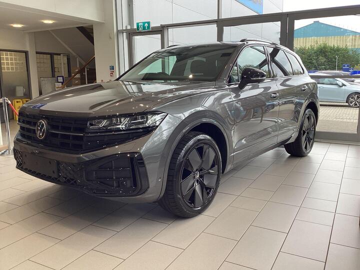 Volkswagen Touareg 3.0 TDI V6 Black Edition Tiptronic 4Motion Euro 6 (s/s) 5dr