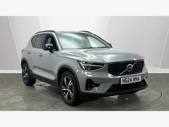 Volvo XC40 2.0 B3 MHEV Plus Dark DCT Auto Euro 6 (s/s) 5dr